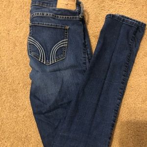 Medium to dark denim skinny jeans